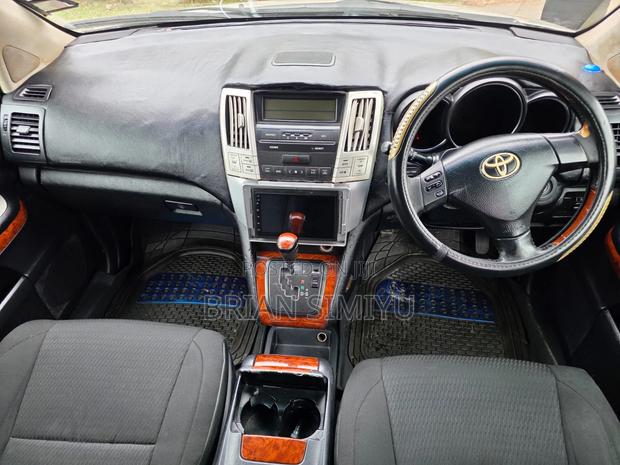 Toyota Harrier 2004 Silver