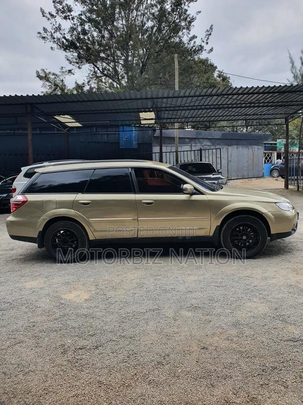 Subaru Outback 2009 Gold