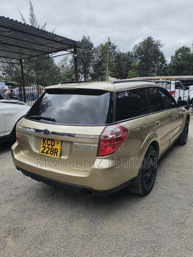 Subaru Outback 2009 Gold