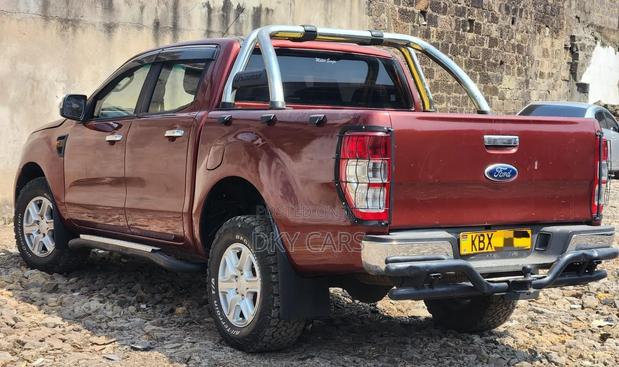 Ford Ranger Wildtrak 2013 Maroon