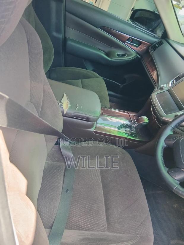 Toyota Crown 2014 Blue
