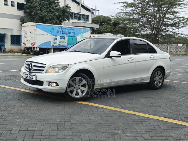 Mercedes-Benz C200 2010 Pearl
