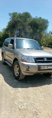 Mitsubishi Pajero 2004 Gold for sale