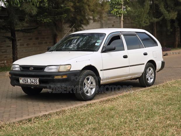Toyota Corolla 2002 White