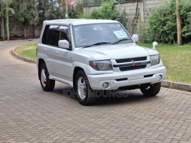 Mitsubishi Pajero 2004 White