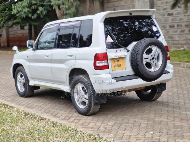 Mitsubishi Pajero 2004 White
