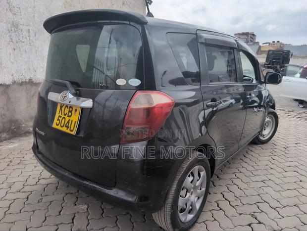 Toyota Ractis 2009 Black