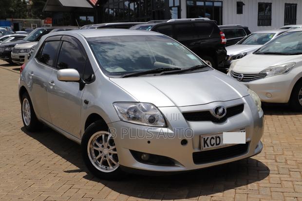 Toyota Auris 2010 Silver