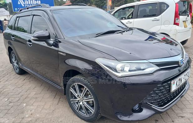 Toyota Corolla Fielder 2016 Black