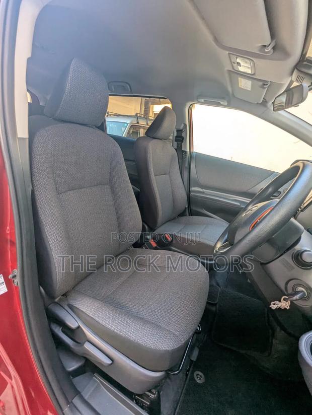 Toyota Sienta 2019 Red