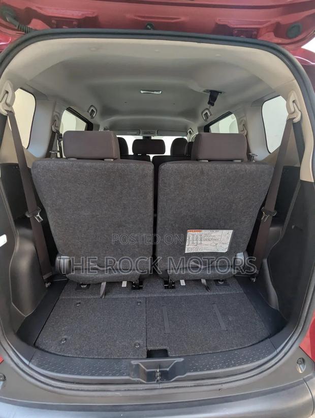 Toyota Sienta 2019 Red