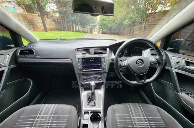Volkswagen Golf 2016 Blue