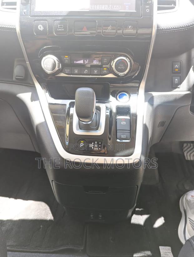 Nissan Serena 2019 White