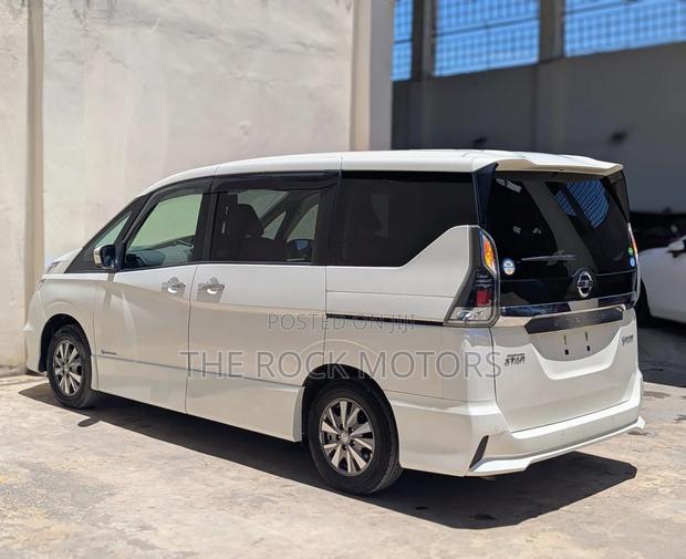 Nissan Serena 2019 White