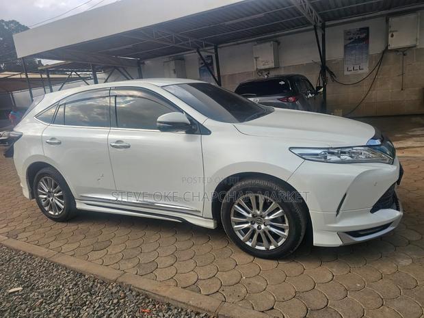 Toyota Harrier 2018 White