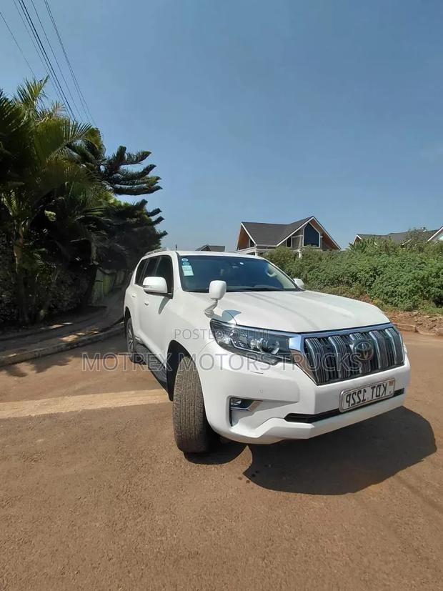 Toyota Land Cruiser 2018 White