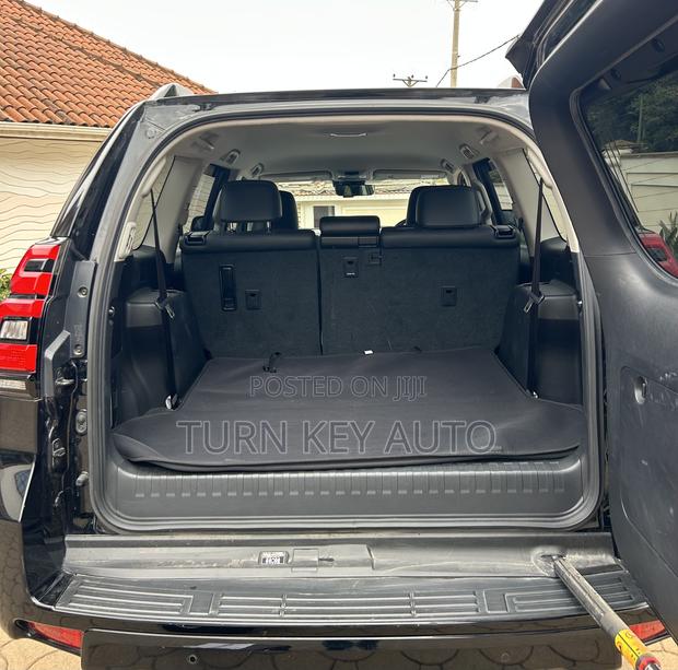 Toyota Land Cruiser Prado 2.8 2021 Black