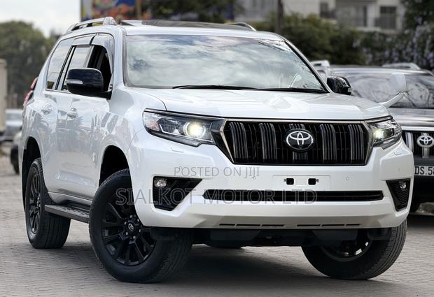 Toyota Land Cruiser Prado 2.7 2021 White