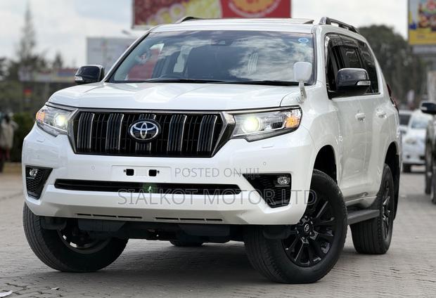 Toyota Land Cruiser Prado 2.7 2021 White