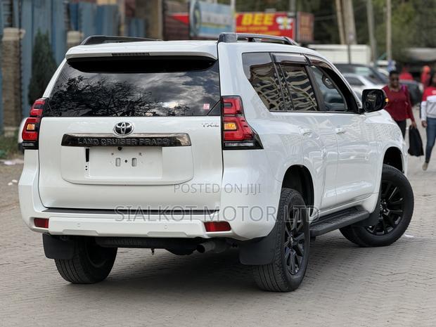 Toyota Land Cruiser Prado 2.7 2021 White