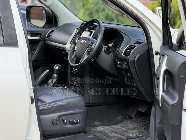 Toyota Land Cruiser Prado 2.7 2021 White