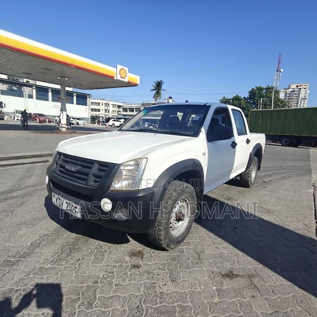 Isuzu D-MAX 2011 White