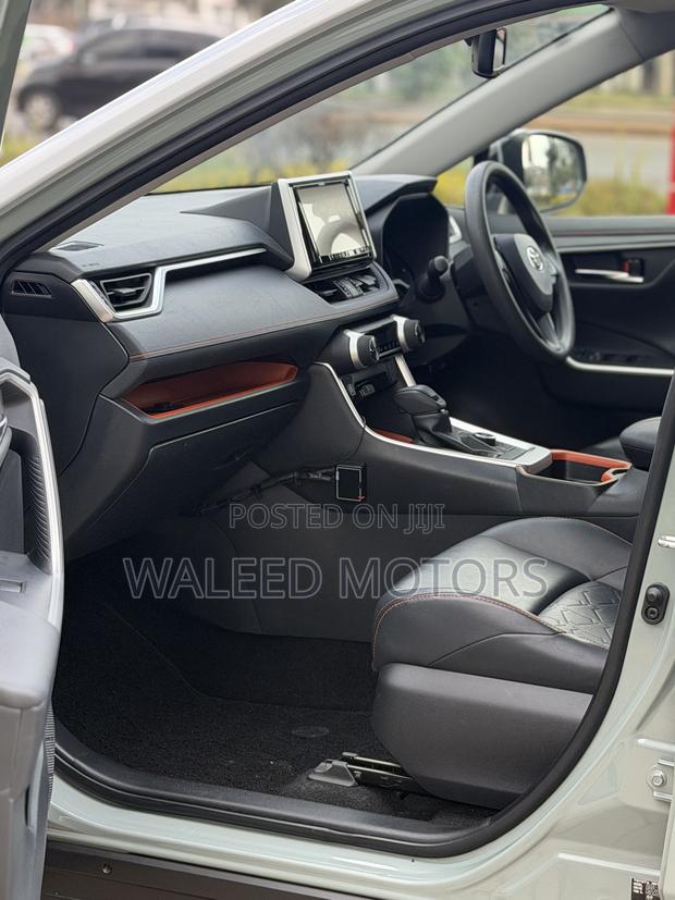 Toyota RAV4 Adventure 2019 Green