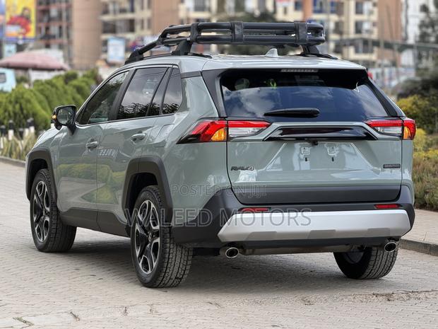 Toyota RAV4 Adventure 2019 Green