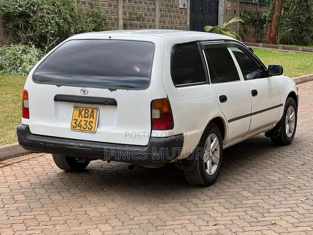 Toyota Corolla 2002 White