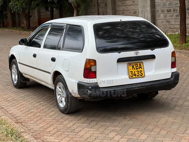 Toyota Corolla 2002 White