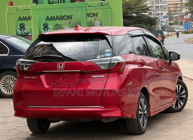 Honda Shuttle 1.5 Hybrid 2WD 2019 Red