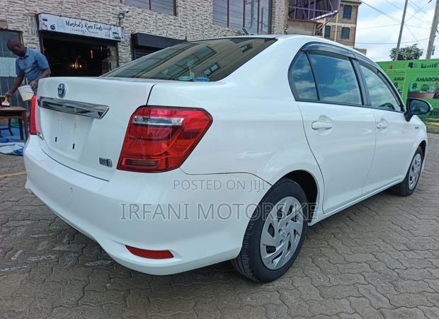 Toyota Axio 1.5 Hybrid 2WD 2019 White