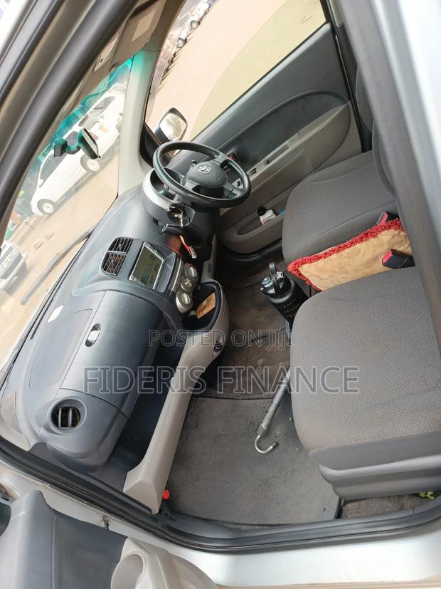 Toyota Passo 2004 Silver
