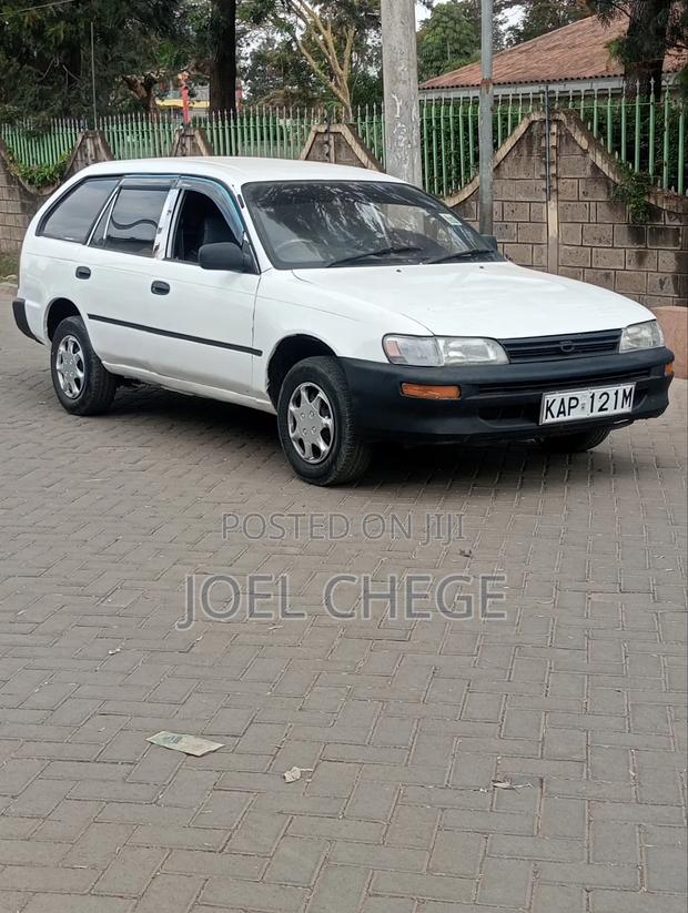 Toyota Corolla 1990 White