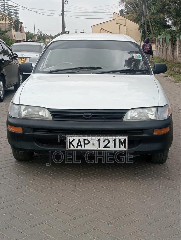 Toyota Corolla 1990 White