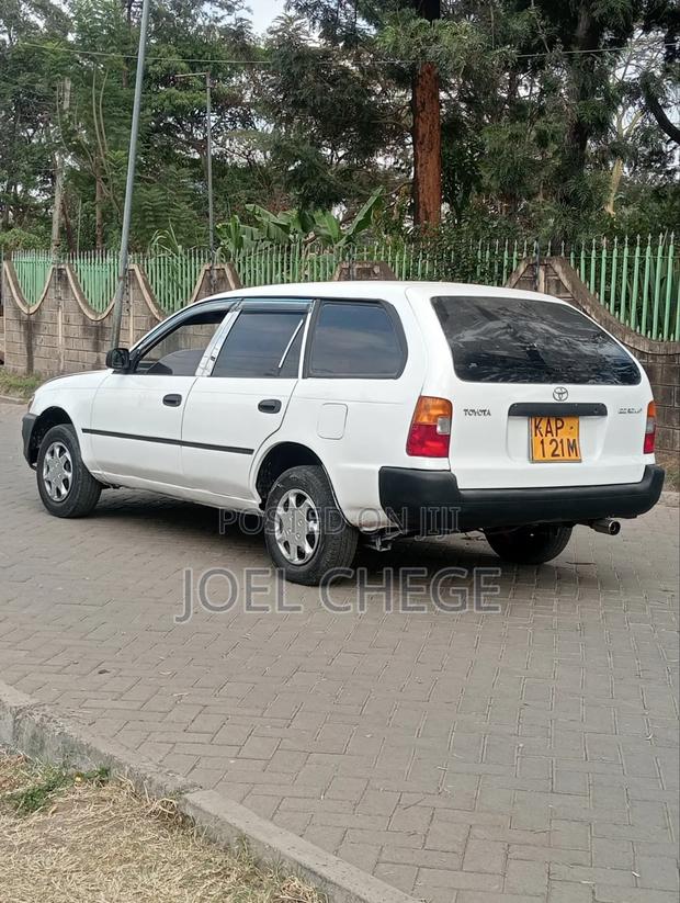 Toyota Corolla 1990 White