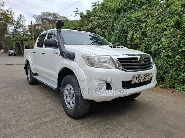 Toyota Hilux 2013 Off white
