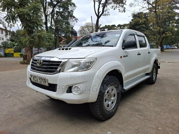 Toyota Hilux 2013 Off white
