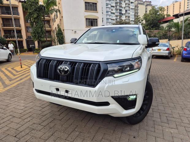 Toyota Land Cruiser Prado 2022 White