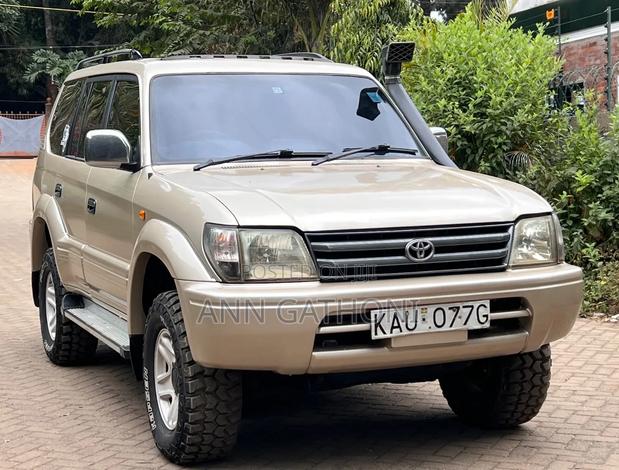 Toyota Land Cruiser Prado 2001 Gold