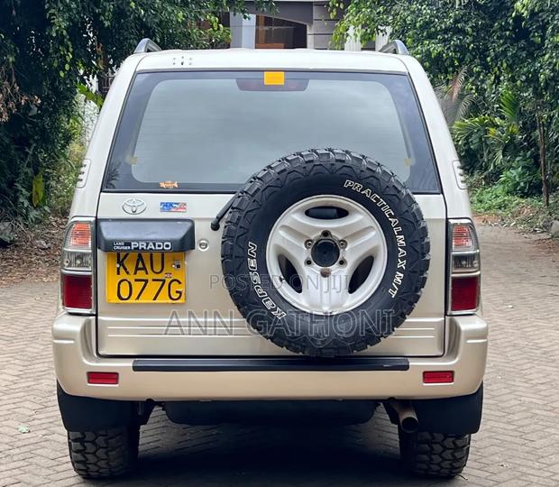 Toyota Land Cruiser Prado 2001 Gold