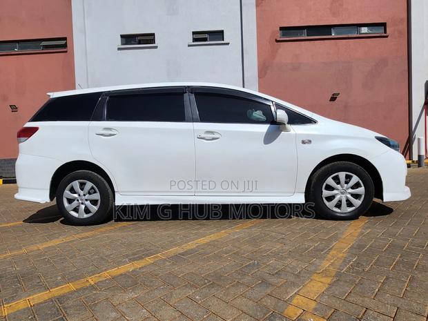 Toyota Wish 2012 Pearl