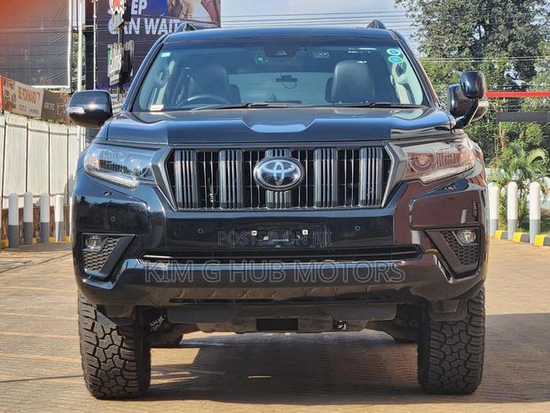 Toyota Land Cruiser Prado 2023 Black