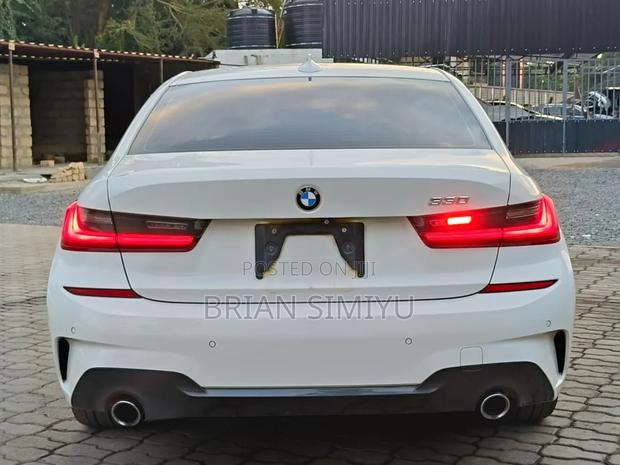 BMW 330i 2019 White