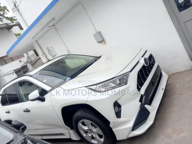 Toyota RAV4 2019 White