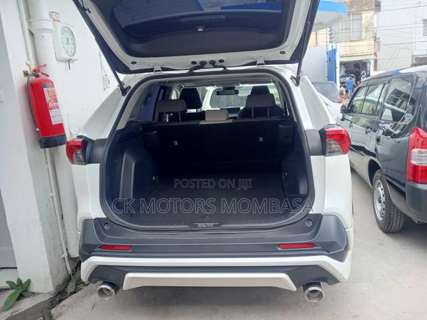 Toyota RAV4 2019 White