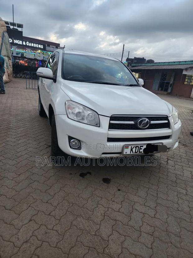 Toyota RAV4 2015 White