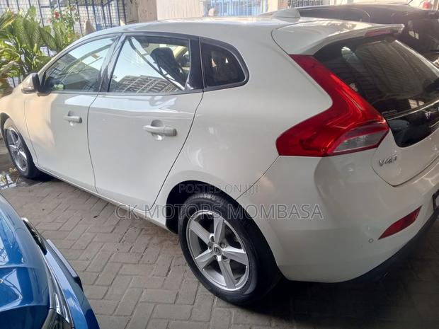 Volvo V40 2018 White