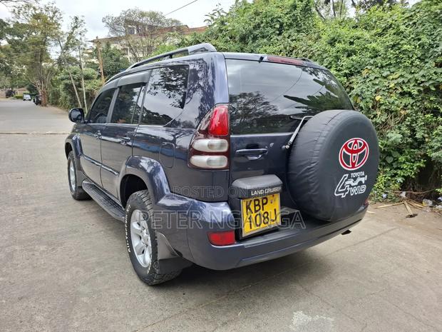 Toyota Land Cruiser Prado 2005 Blue