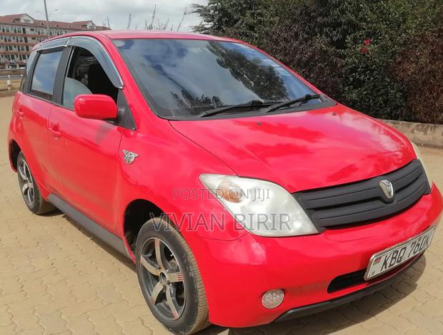 Toyota IST 2005 Red
